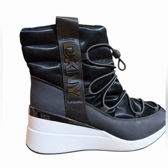 🌼🌟NWOT DKNY Women's Black and White Winter Boots - Picture 1 of 12